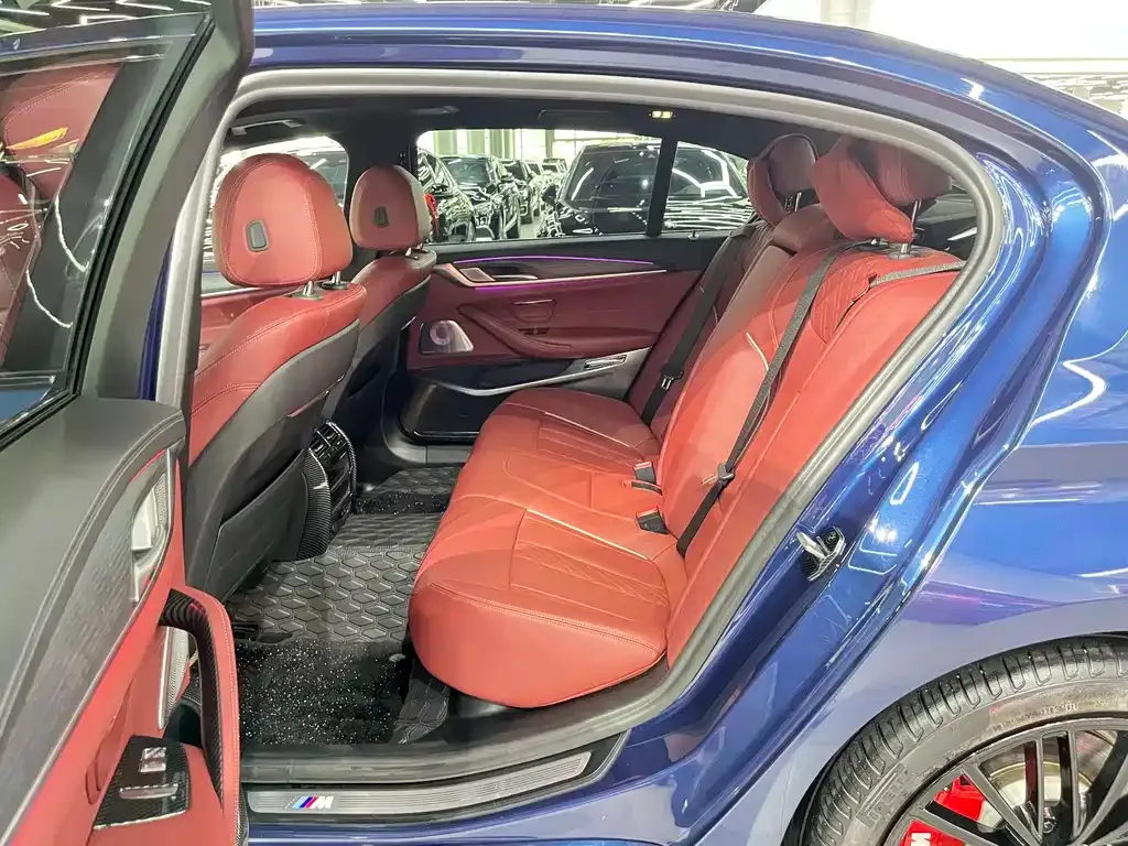 BMW 5 Series 2021 из CN, фото 3