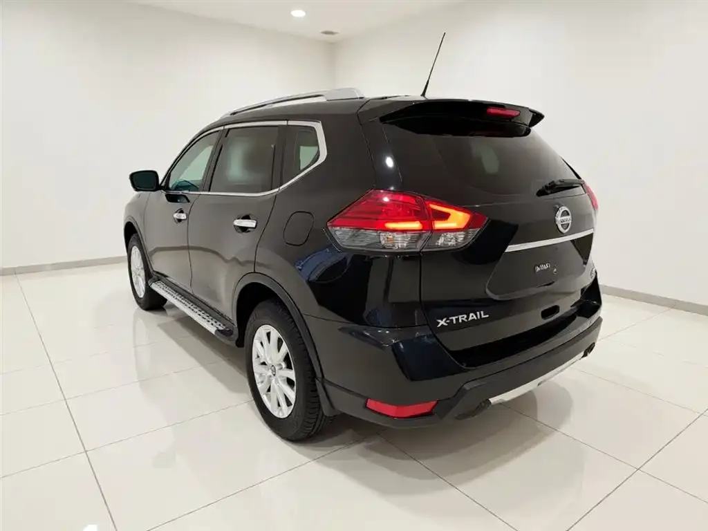Nissan X-Trail — фото 10