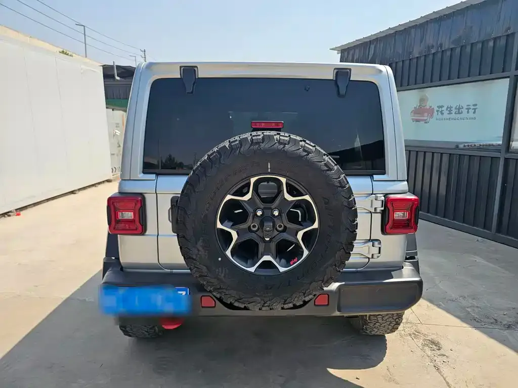 Jeep Wrangler — фото 2