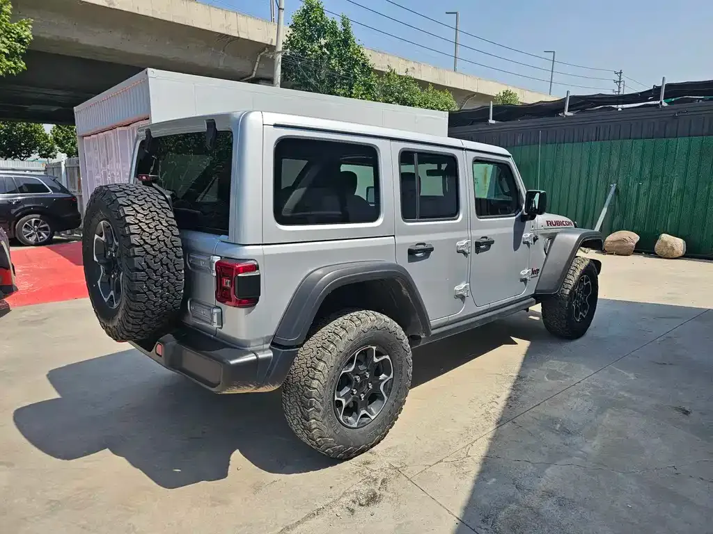 Jeep Wrangler — фото 9