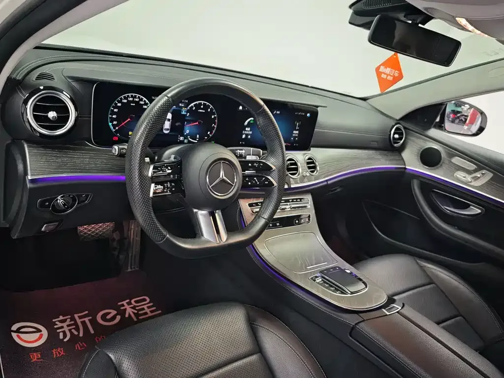 Mercedes-Benz E-Class — фото 7