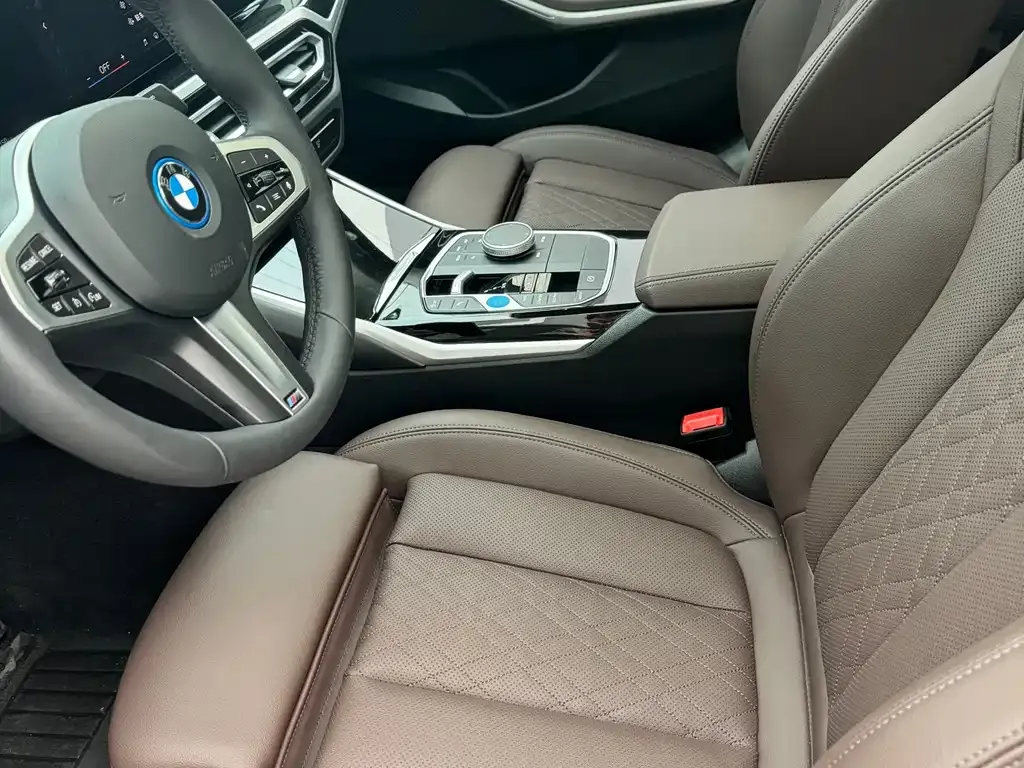 BMW i3 — фото 8