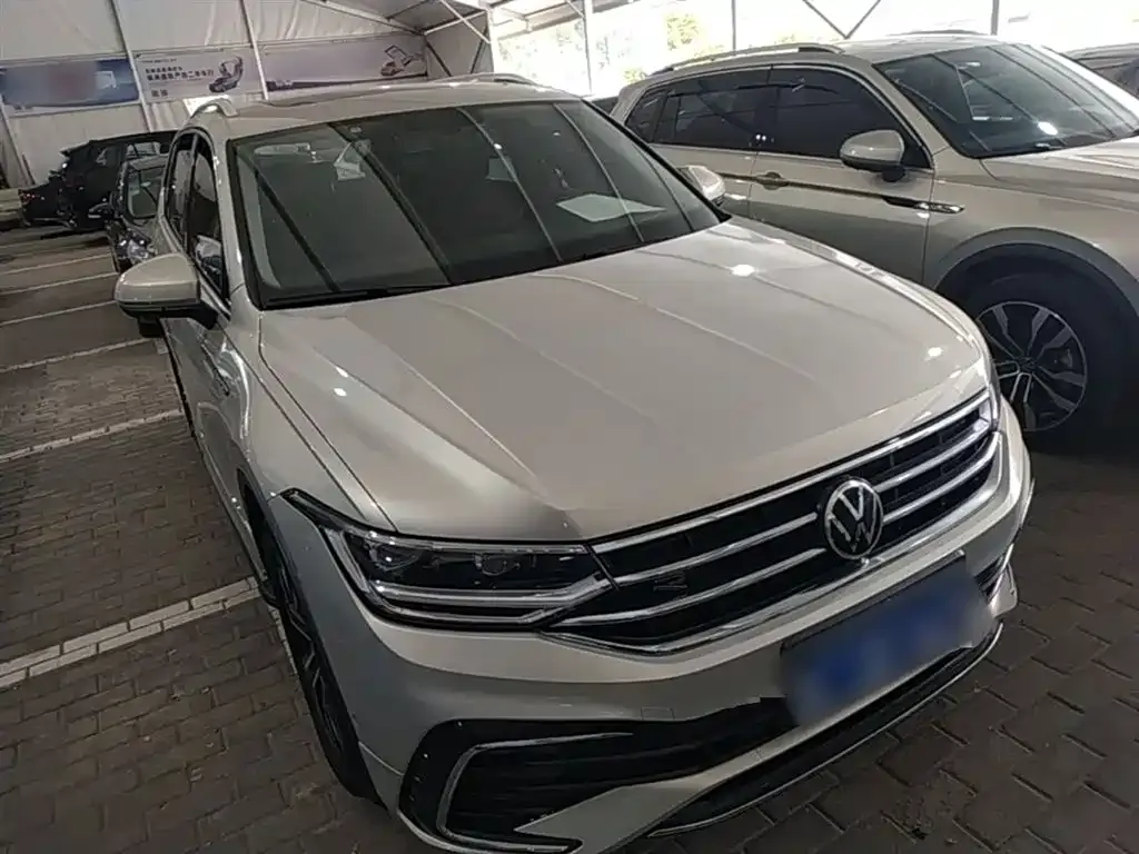 Volkswagen Tiguan L — фото 5