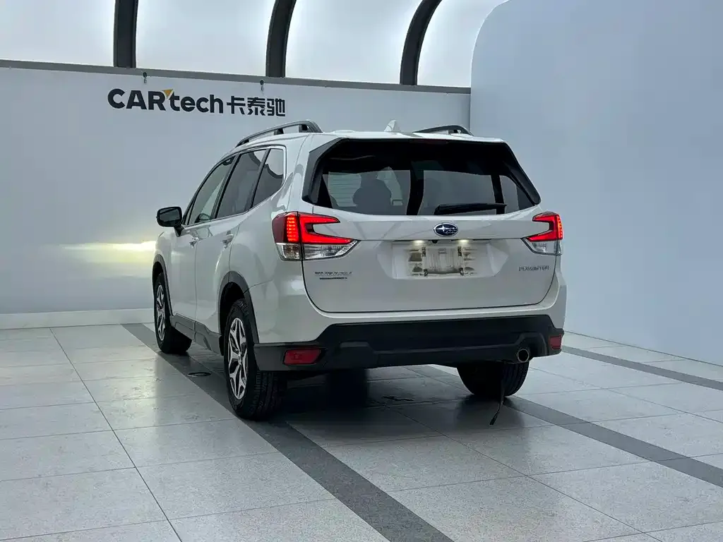 Subaru Forester 2022 из CN, фото 5