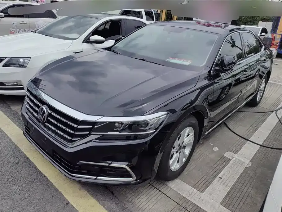 Volkswagen Passat — фото 1
