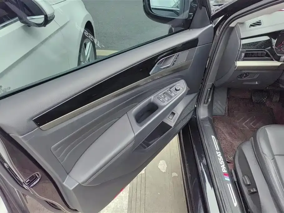 Volkswagen Passat — фото 8