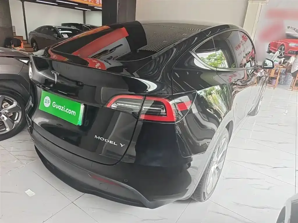 Tesla Model Y — фото 7