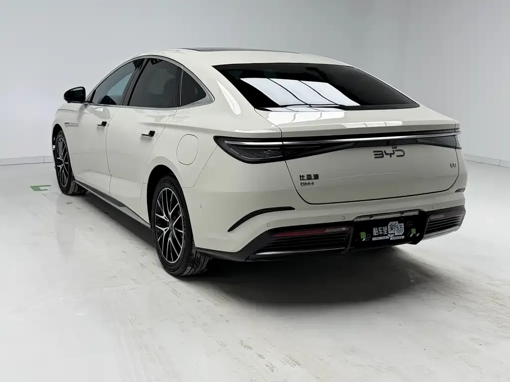 BYD Seal — фото 5
