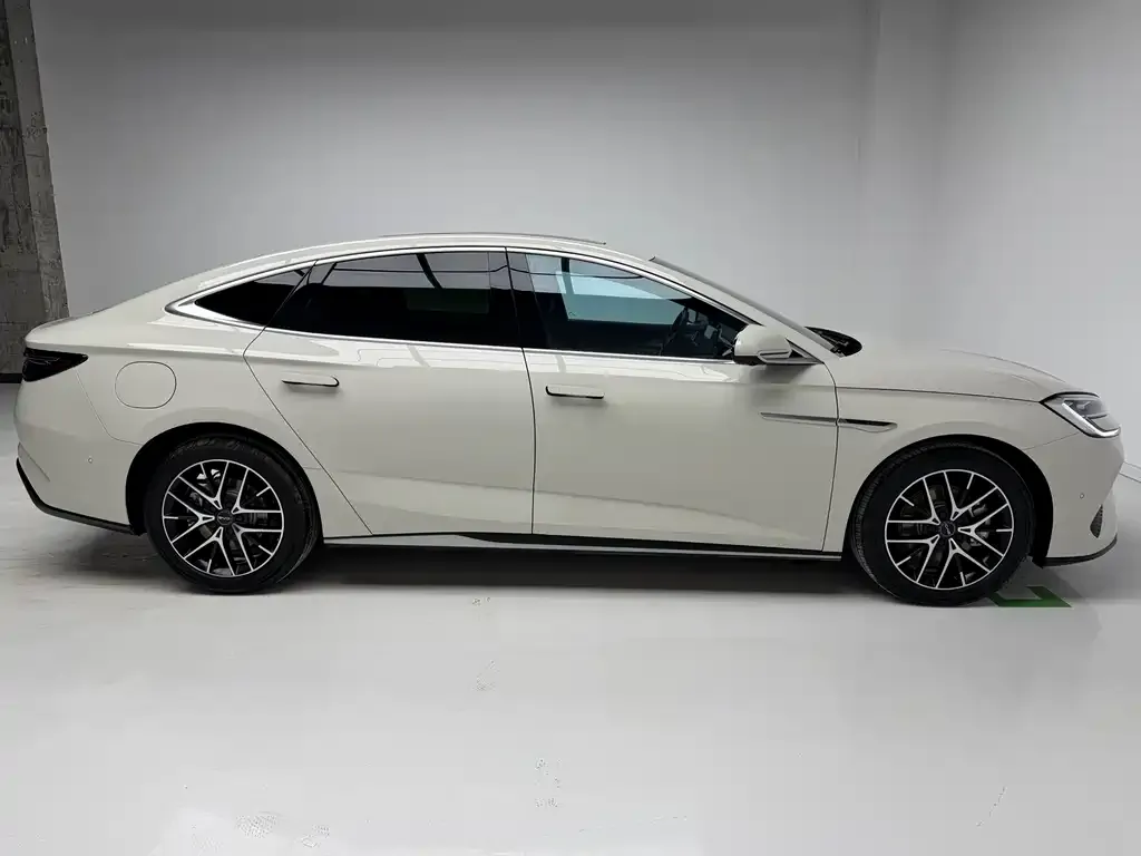 BYD Seal — фото 6