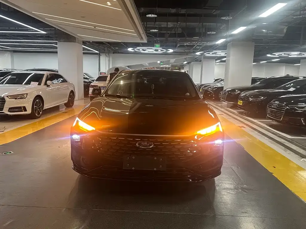 Ford Mondeo 2023 из CN, фото 4