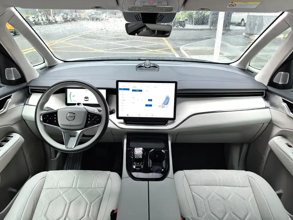 Volvo EM90 2025 из CN, фото 10