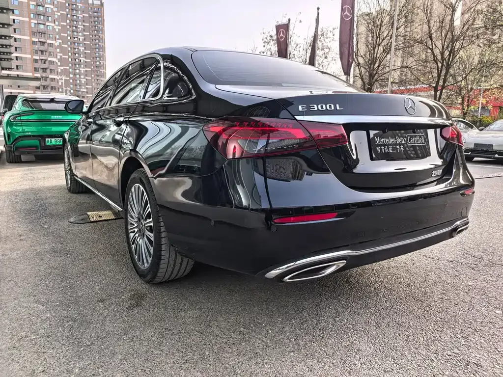 Mercedes-Benz E-Class — фото 9