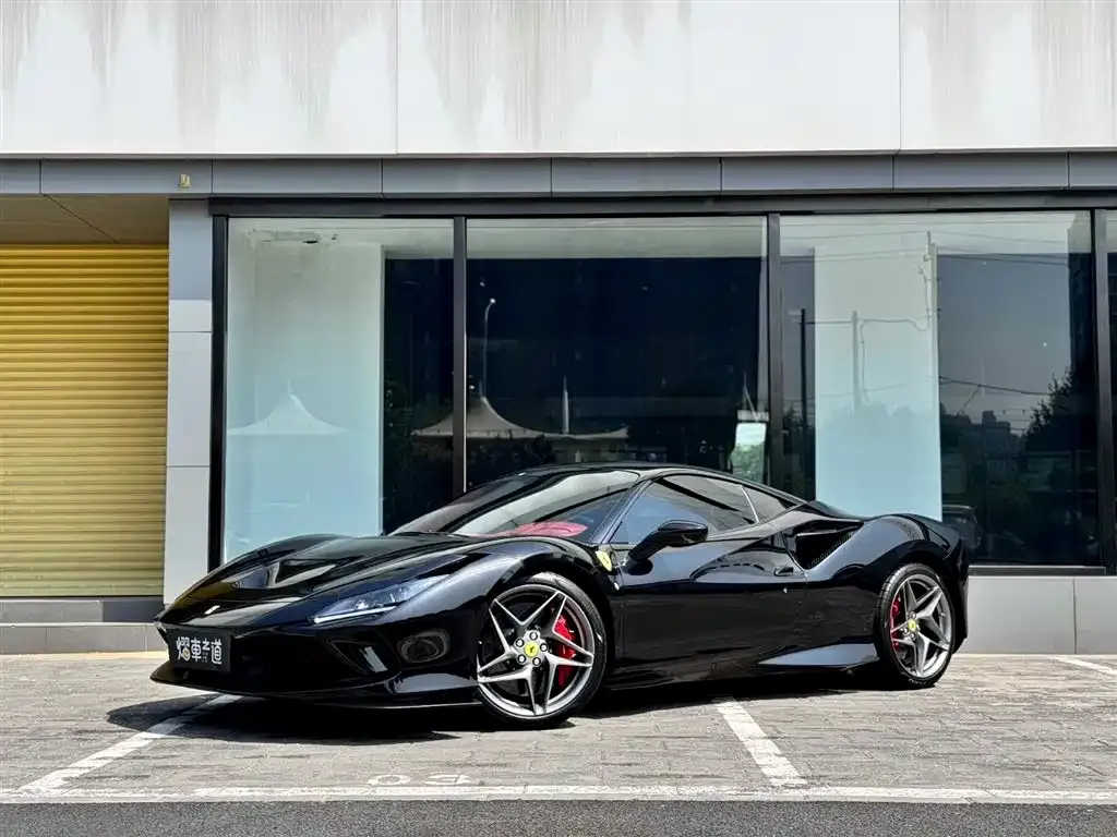 Ferrari F8 — фото 1