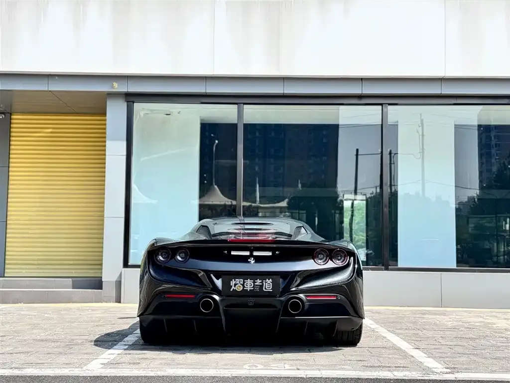 Ferrari F8 — фото 2