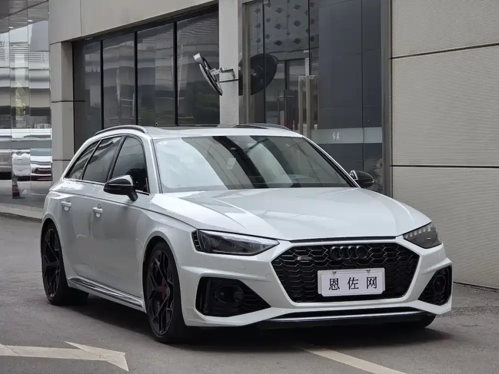Audi RS 4 2024 из CN, фото 10