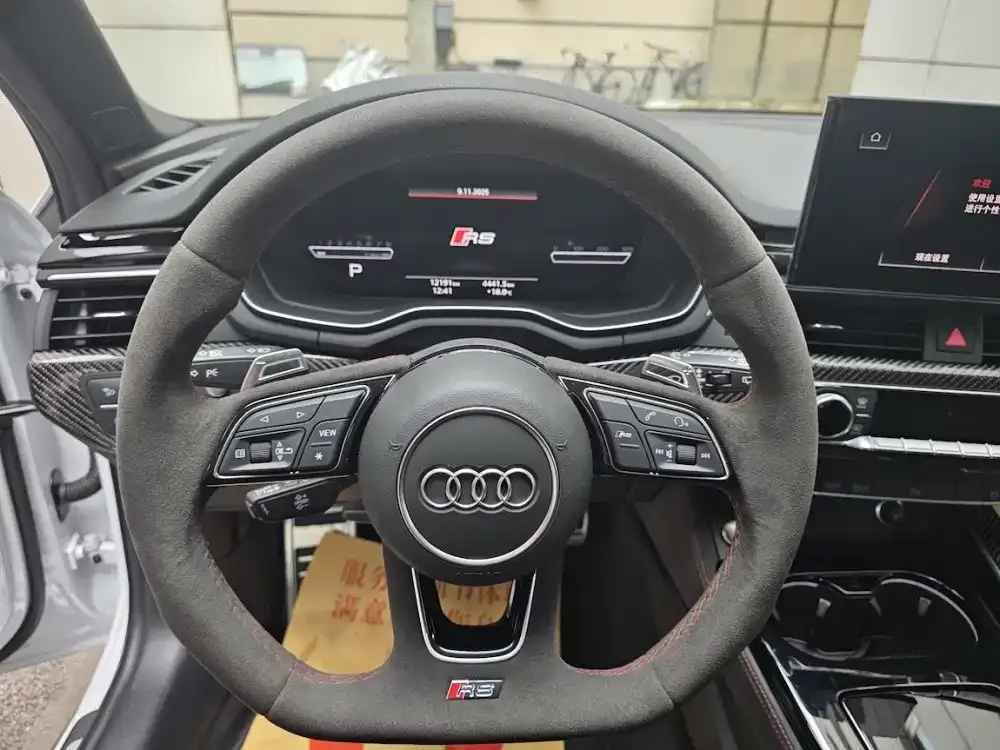 Audi RS 4 2024 из CN, фото 6