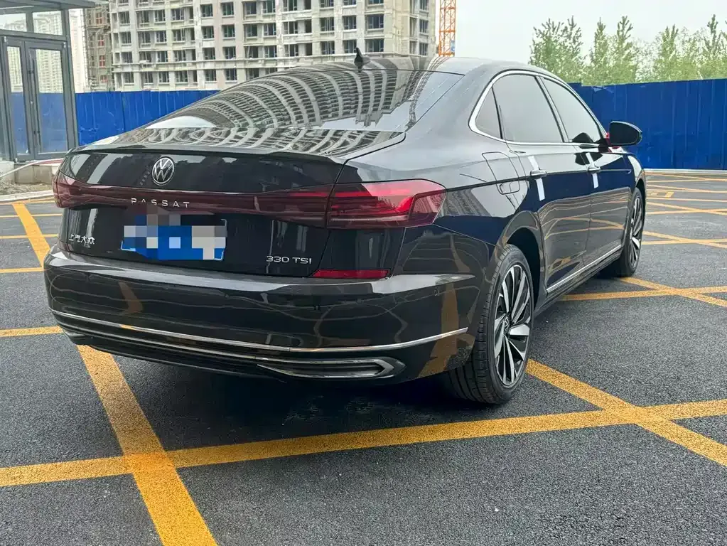 Volkswagen Passat — фото 8