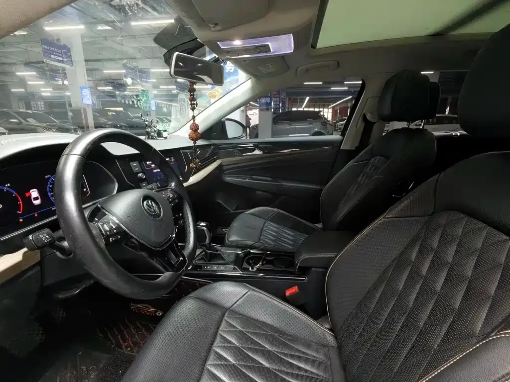 Volkswagen Passat — фото 6