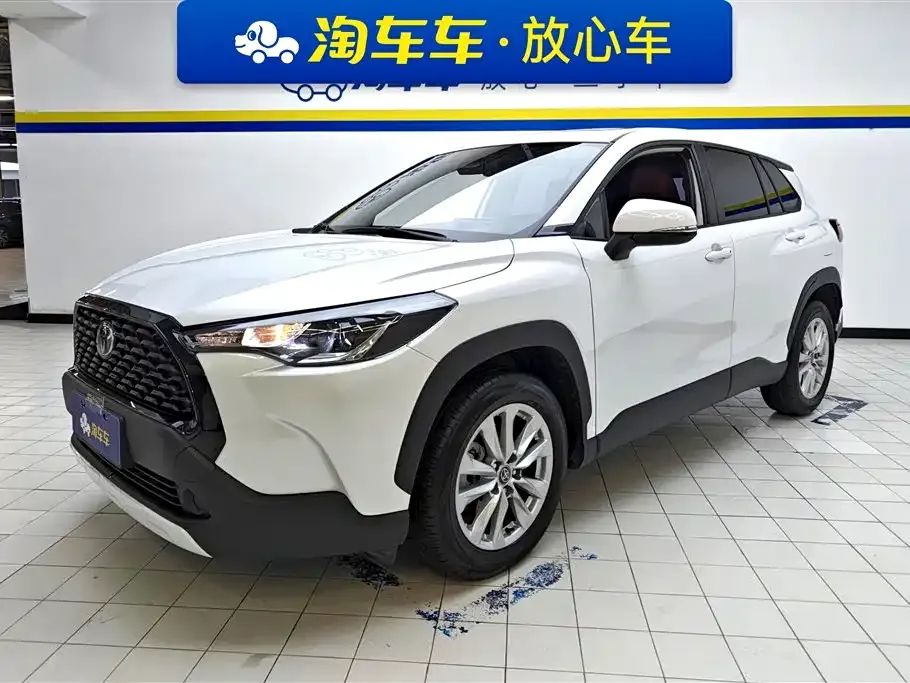 Toyota Corolla Cross — фото 1
