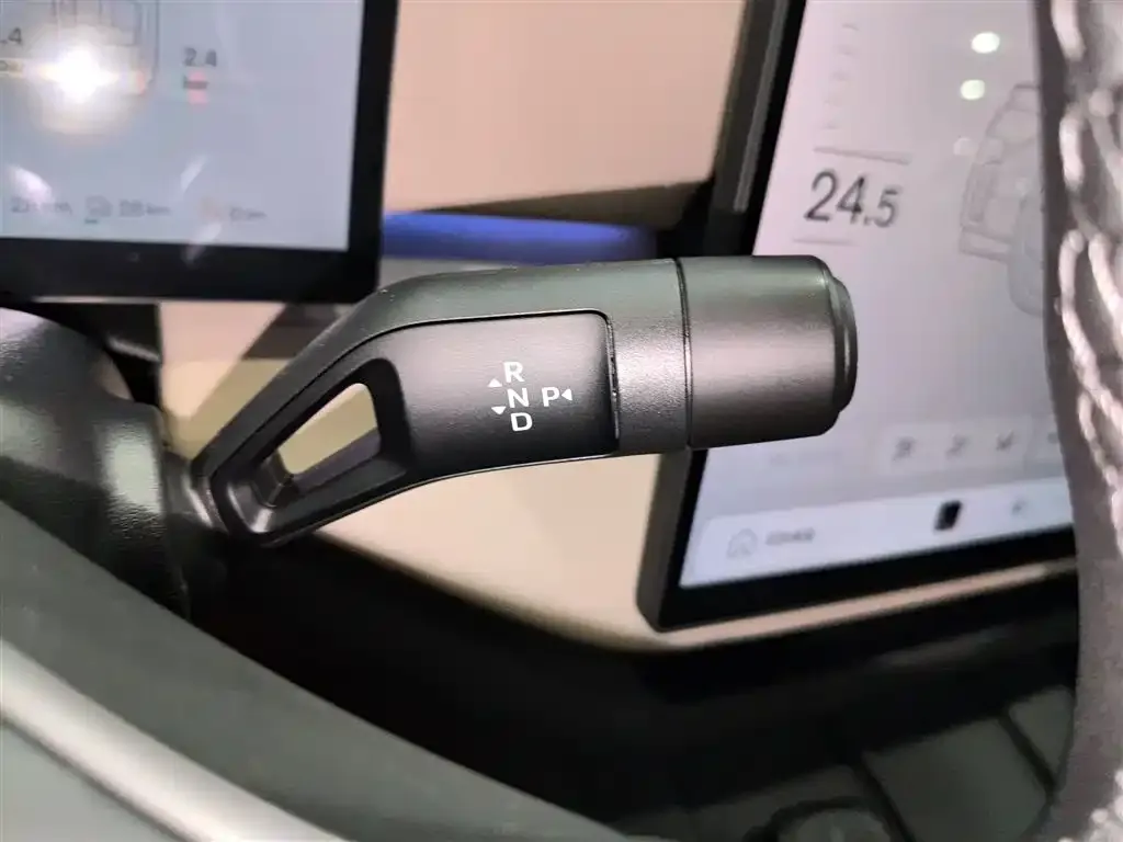 Volvo XC70 Plug-in Hybrid — фото 2