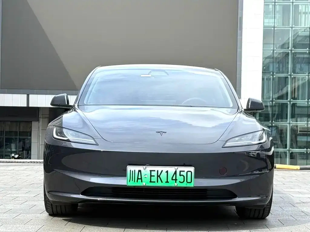 Tesla Model 3 — фото 5
