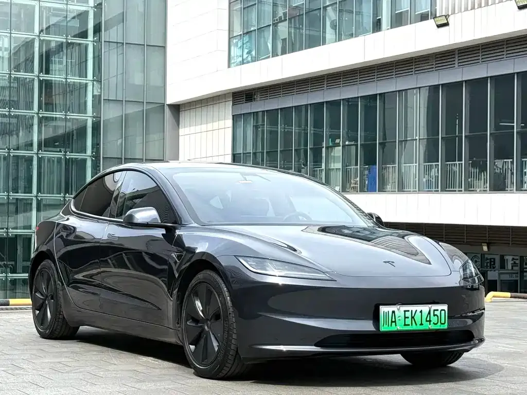 Tesla Model 3 — фото 8