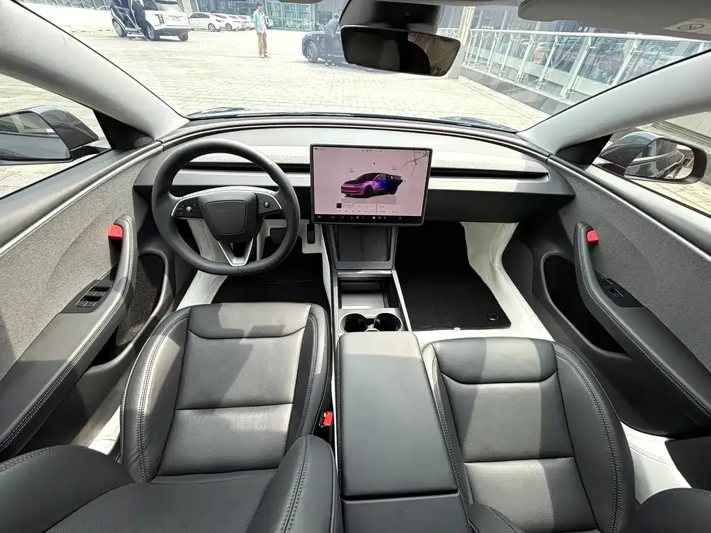 Tesla Model 3 — фото 7