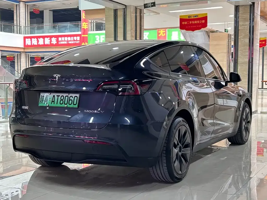 Tesla Model Y — фото 4