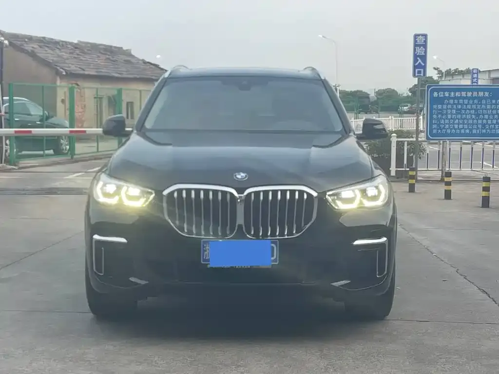 BMW X5 — фото 2