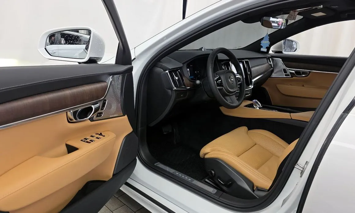 Volvo S90 2024 из KR, фото 5