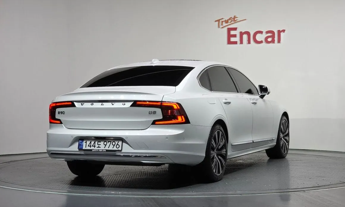 Volvo S90 2024 из KR, фото 4