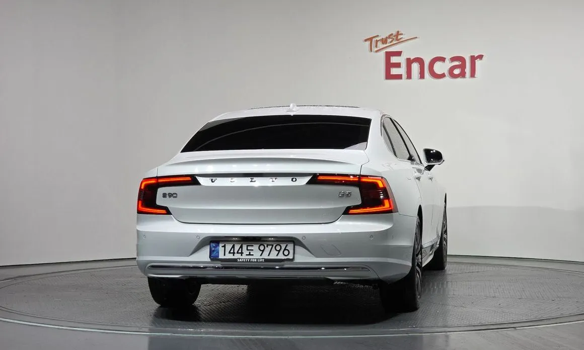 Volvo S90 2024 из KR, фото 2