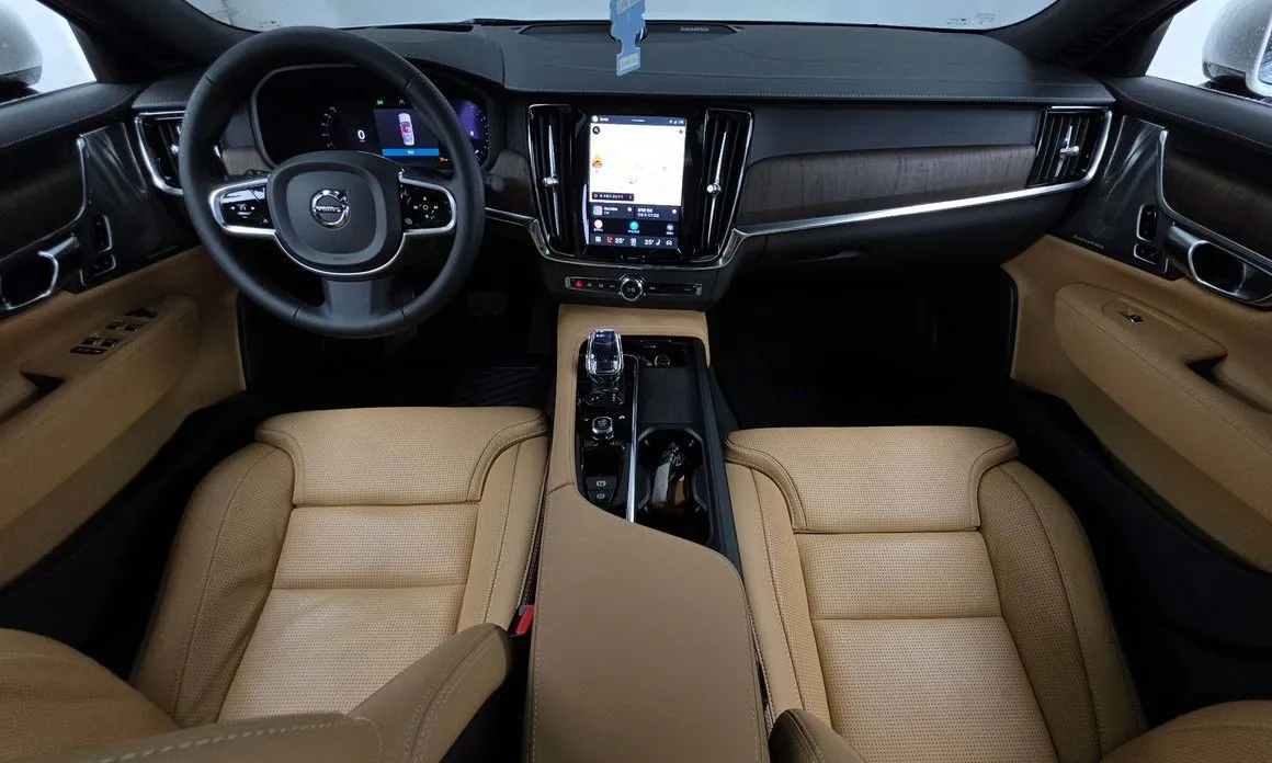 Volvo S90 2024 из KR, фото 6