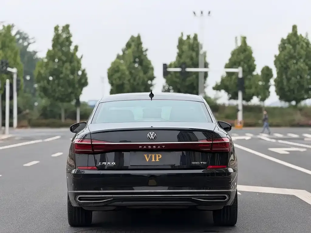 Volkswagen Passat — фото 3