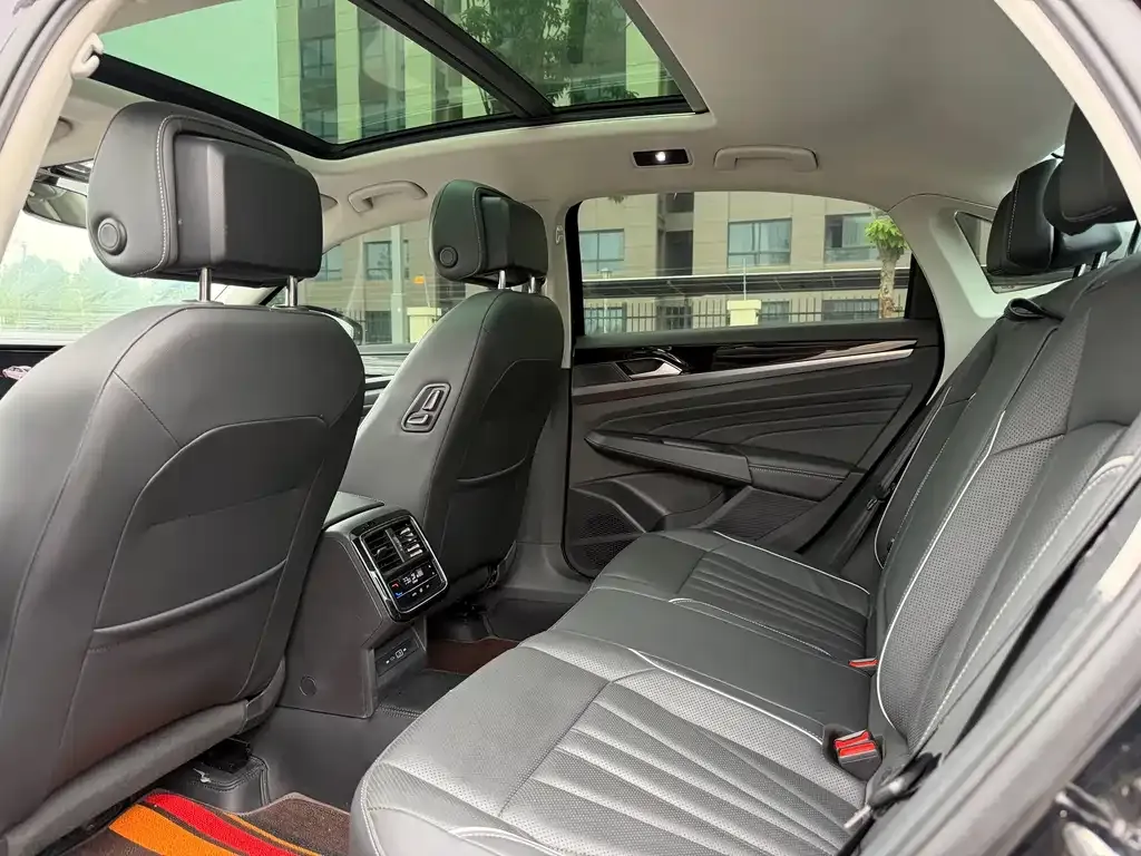 Volkswagen Passat — фото 5