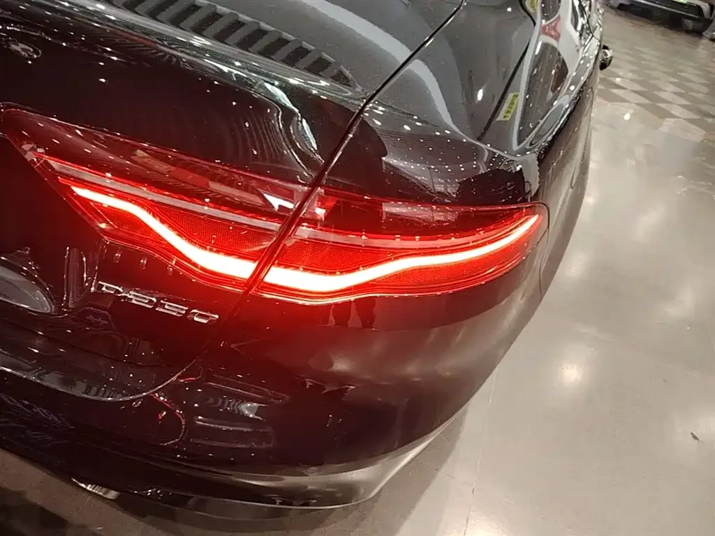 Jaguar XEL — фото 3