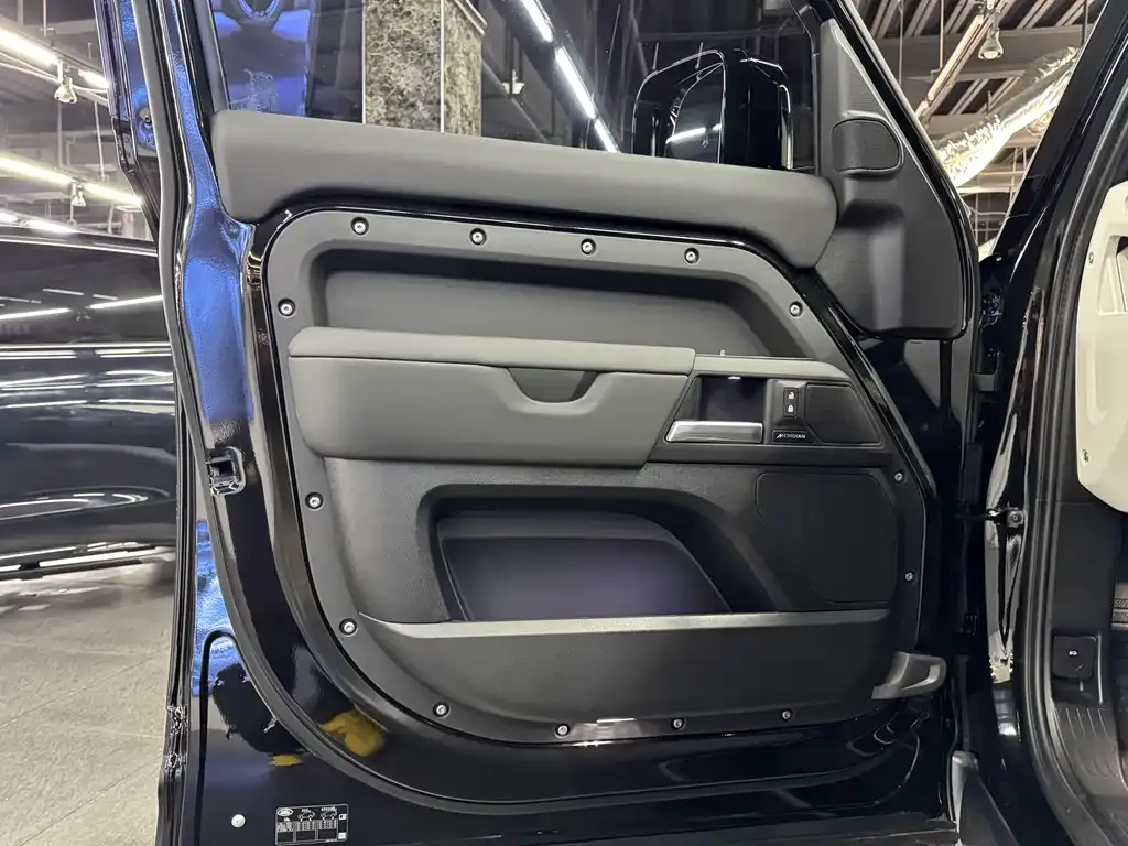 Land Rover Defender — фото 10