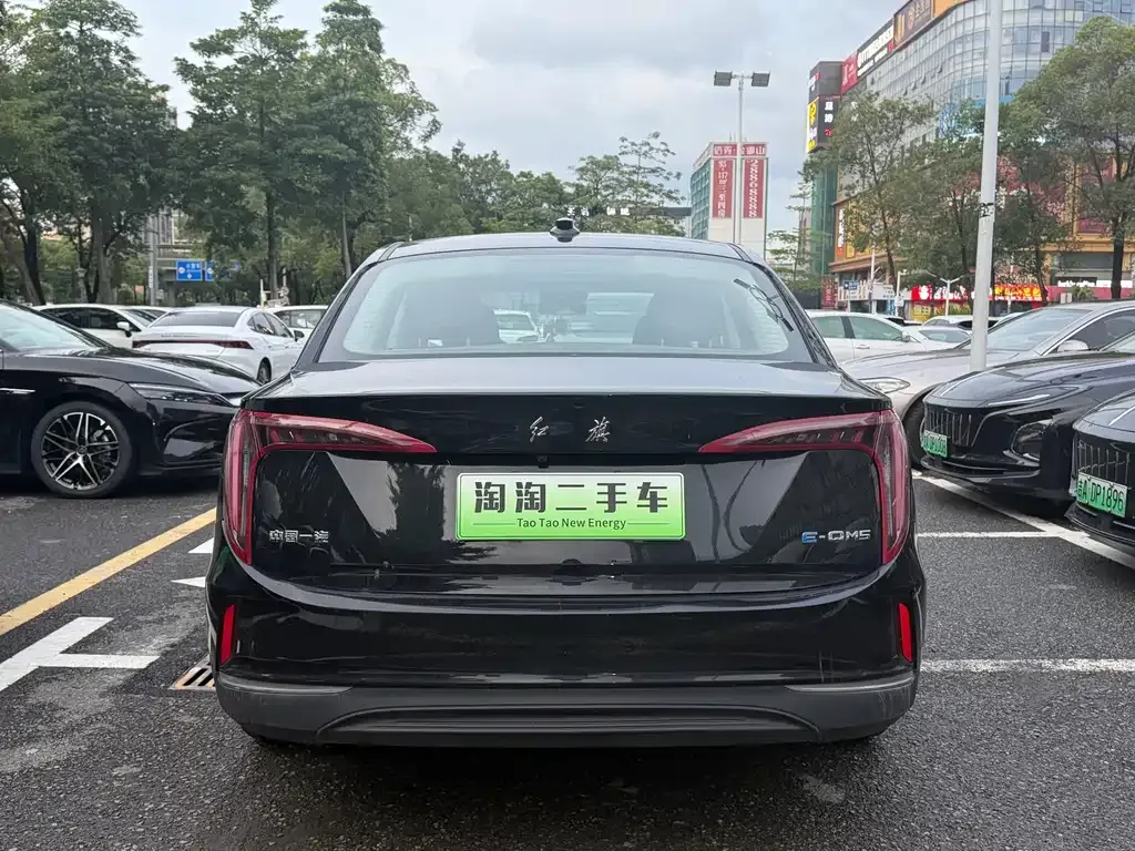 Hongqi E-QM5 — фото 3