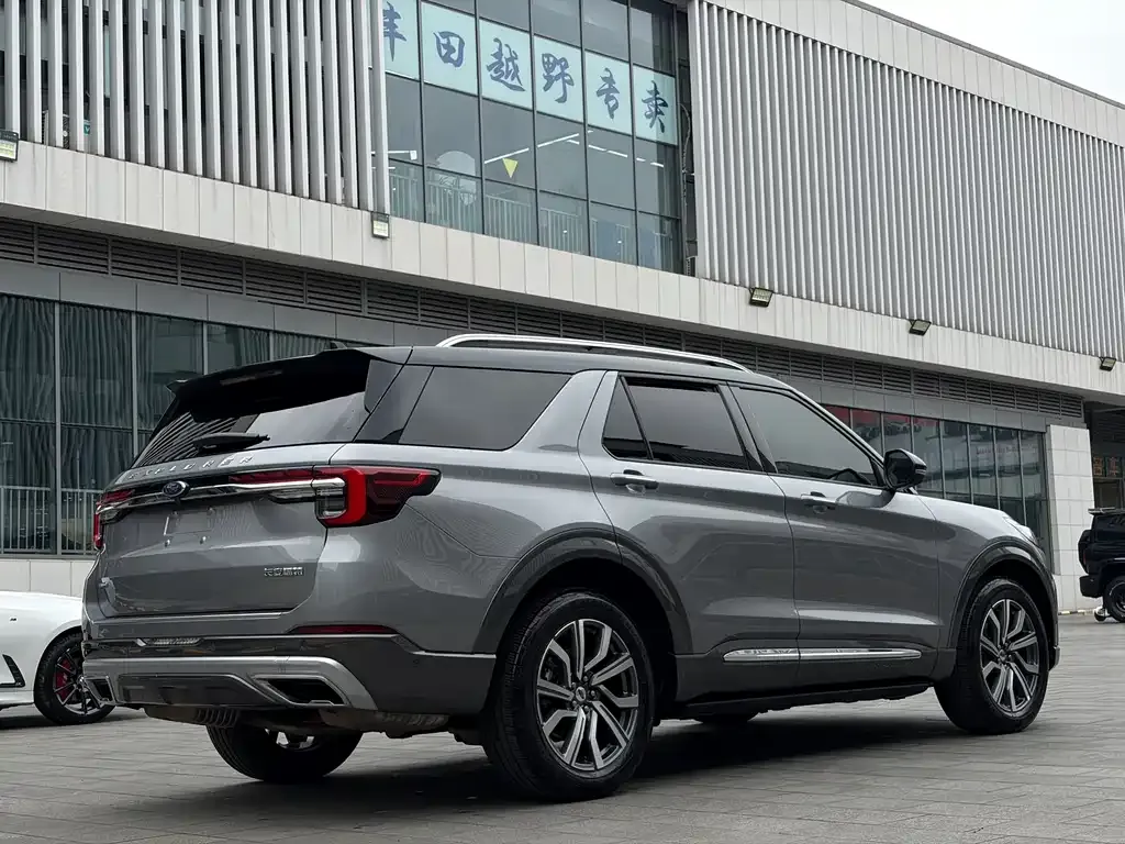 Ford Explorer 2023 из CN, фото 4