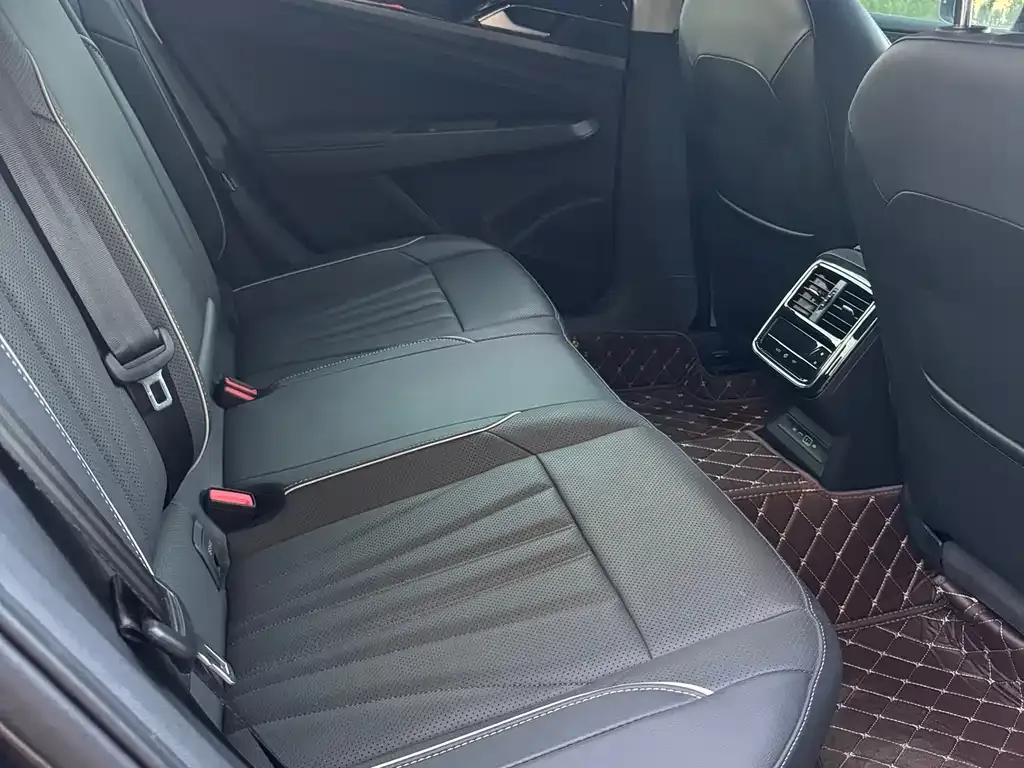 Volkswagen Passat — фото 6