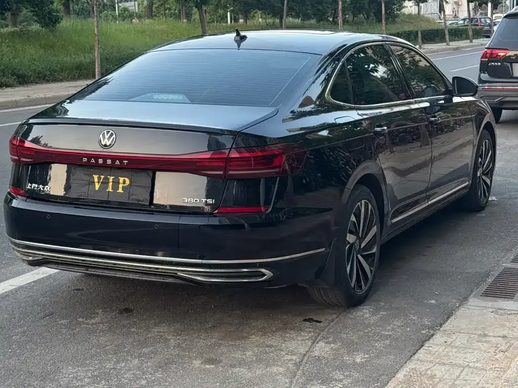 Volkswagen Passat — фото 9
