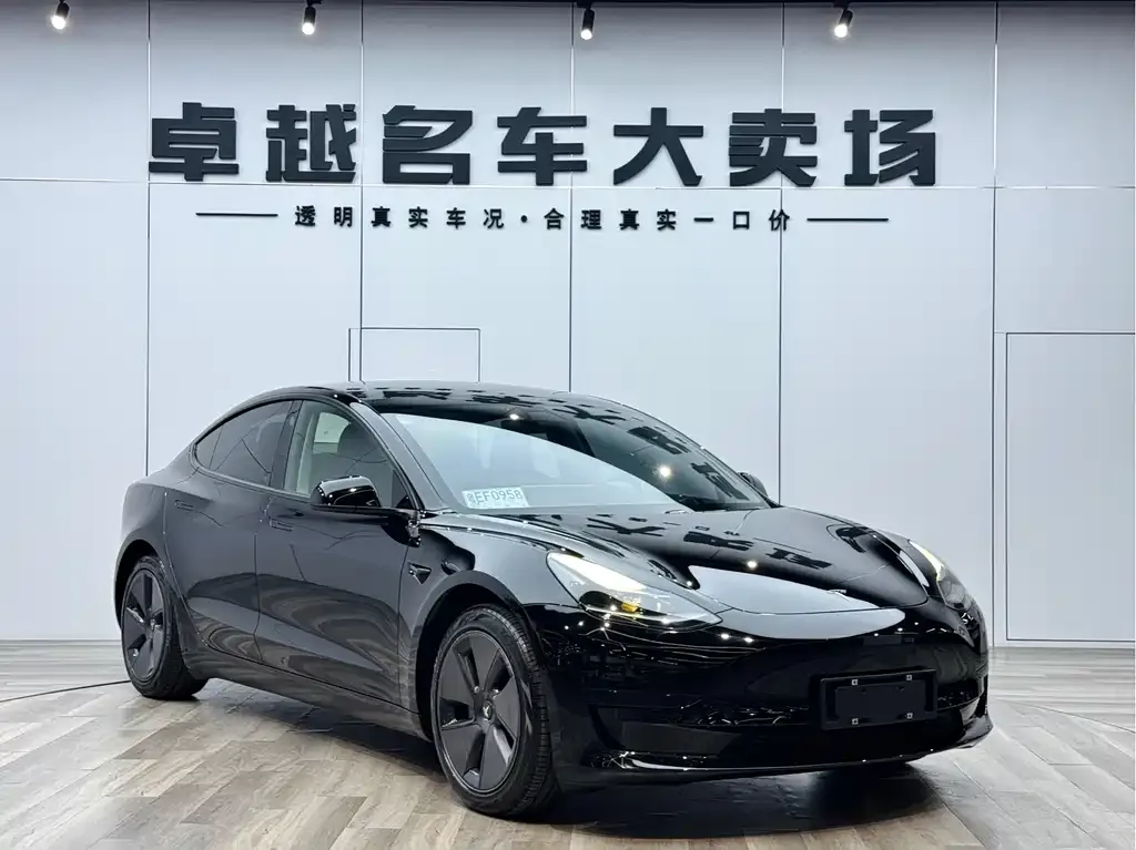 Tesla Model 3 — фото 6