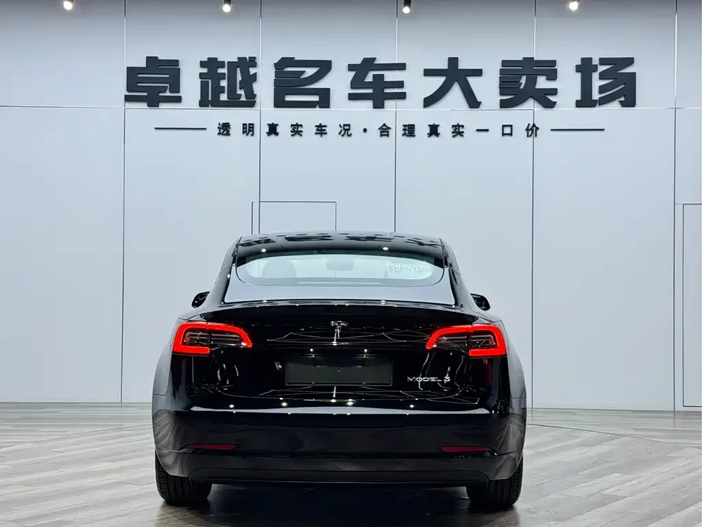 Tesla Model 3 — фото 2
