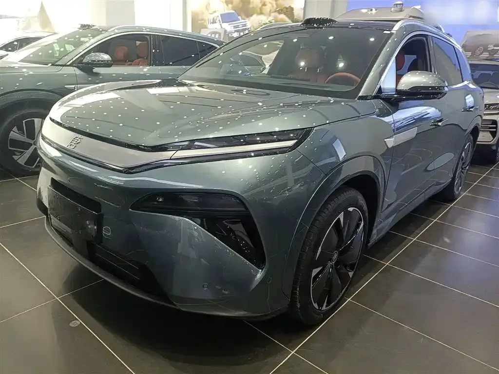 BYD Tang L — фото 1