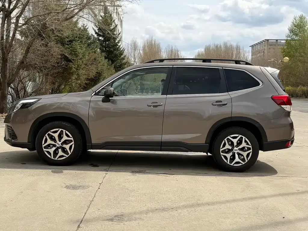 Subaru Forester — фото 4