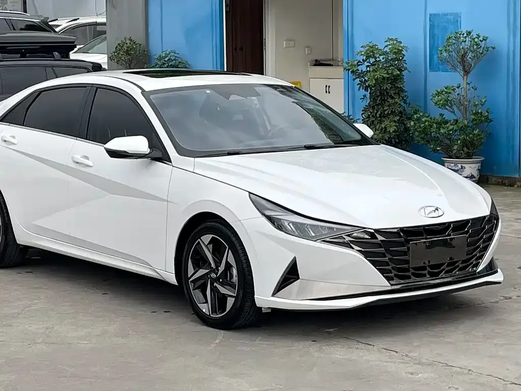 Hyundai Elantra — фото 9