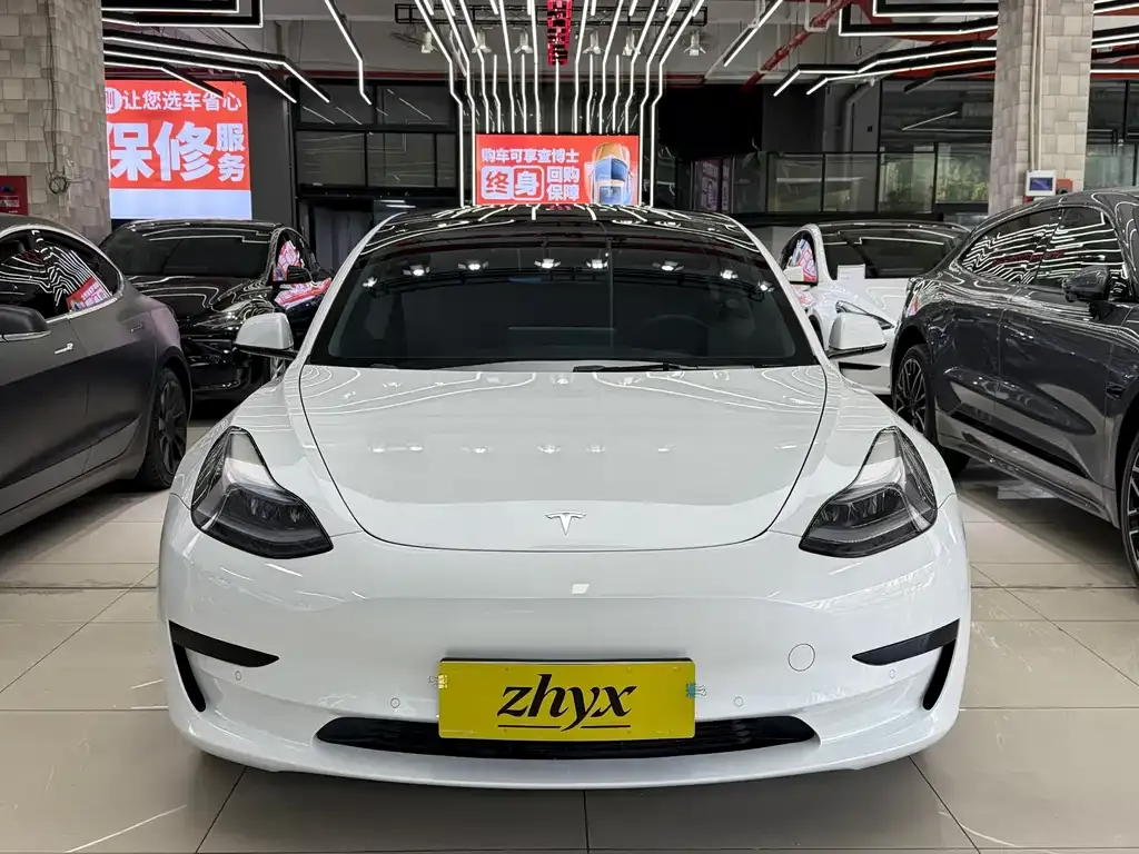 Tesla Model 3 — фото 5