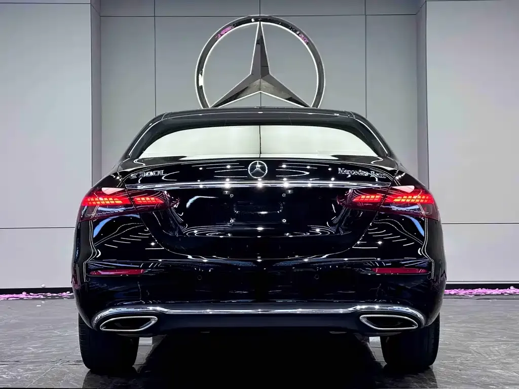 Mercedes-Benz E-Class — фото 6
