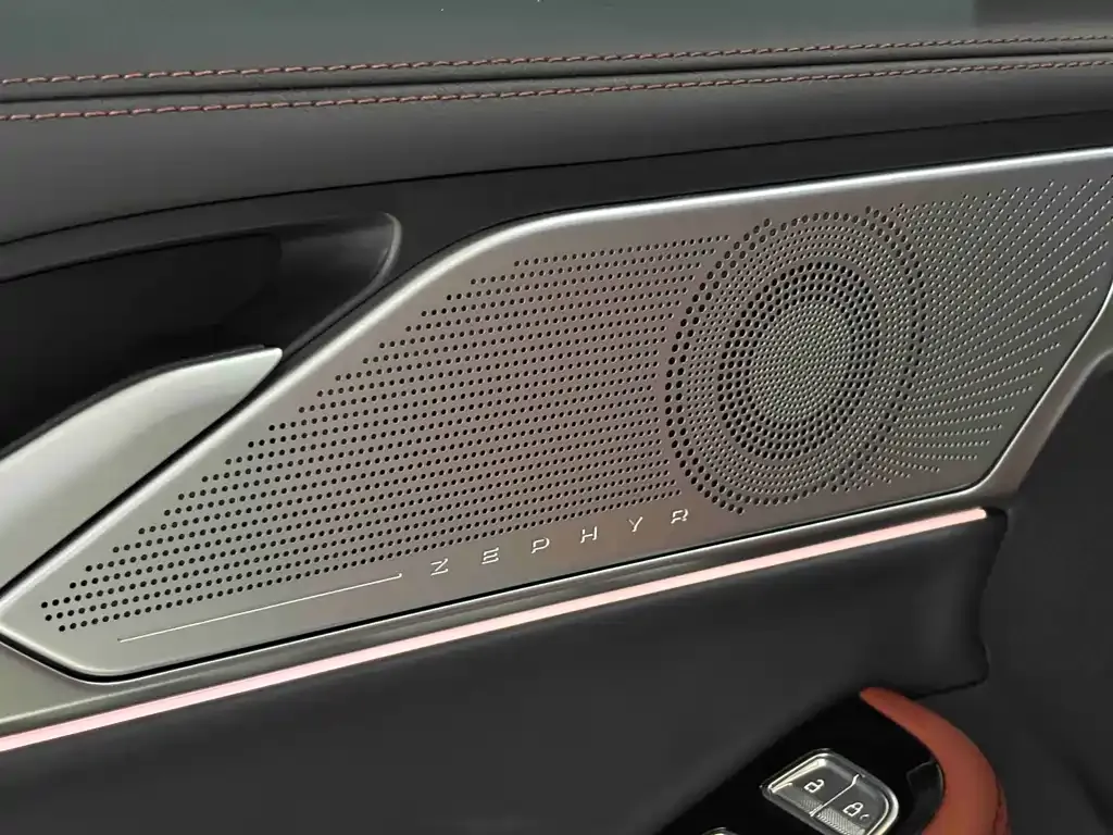Lincoln Z 2025 из CN, фото 7