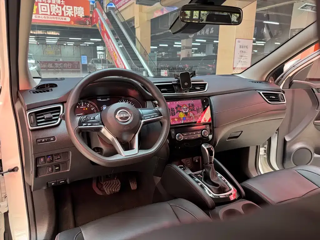 Nissan Qashqai — фото 9